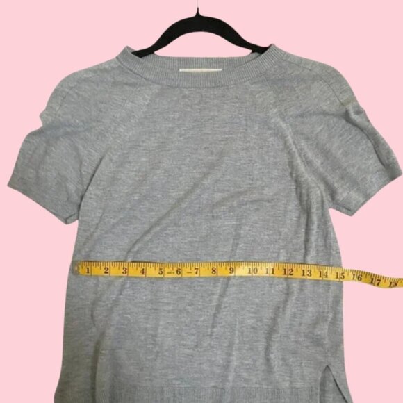 Michael Kors Grey Short Sleeve Sweater Tee – Size M (Classic Knit Top) - Picture 4 of 6